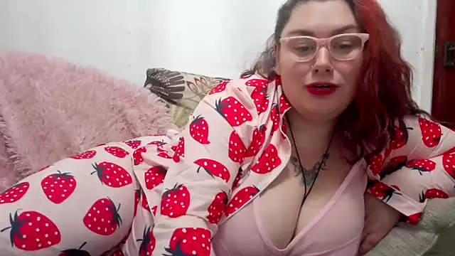 Bustycurves's cam snapshot