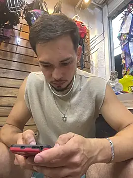 Leonardmoppet live sex cam