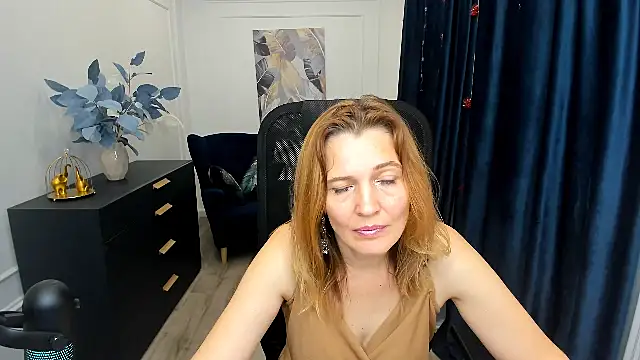 NikaStraitlive's cam snapshot