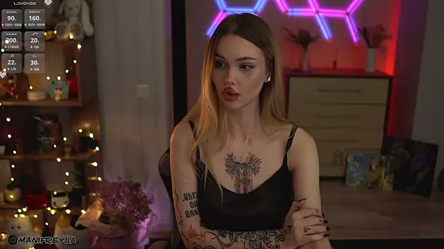 ManiFreyja's cam snapshot