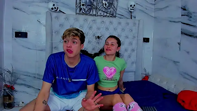 Ari_and_Storm live sex cam