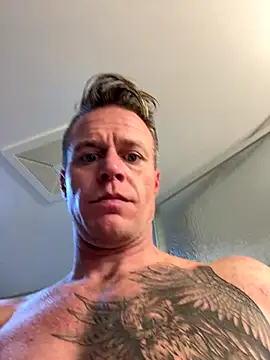 DILFiGuess1 live sex cam