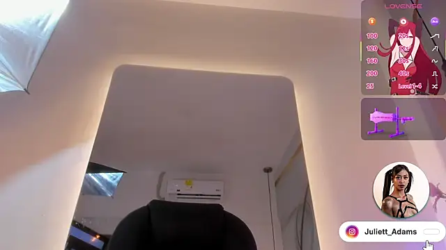 Juliett_Adams_'s cam snapshot