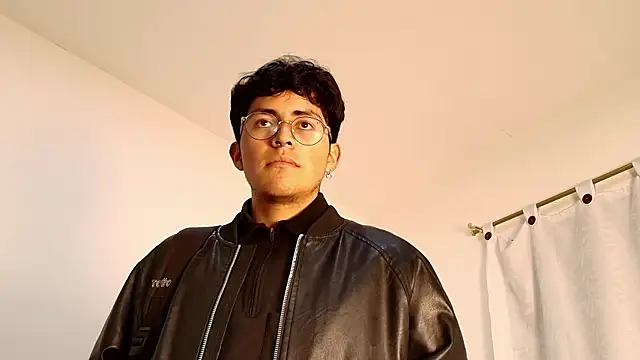 LustyGuy18 live sex cam