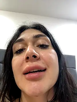 LaanaCooper live sex cam