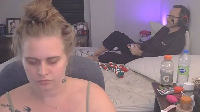 Sexyblonde12344's cam snapshot