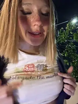 SweetBunnyGF's cam snapshot