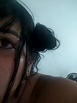 hanni2025's cam snapshot