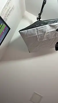 Holli_woul's cam snapshot