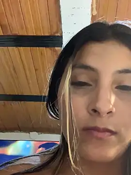 Cami_Leon2's cam snapshot