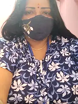 lathikaqueentamil's cam snapshot