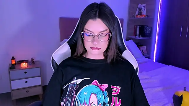 OphelianaRose33's cam snapshot