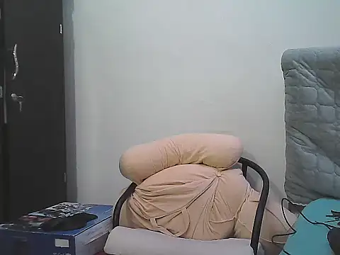 AlphaLatinoBear's cam snapshot