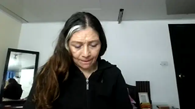 ruby-milf1's cam snapshot