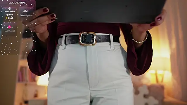 SaraParisi's cam snapshot