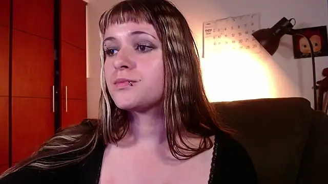 NEXT_DOOR_GIRL_'s cam snapshot