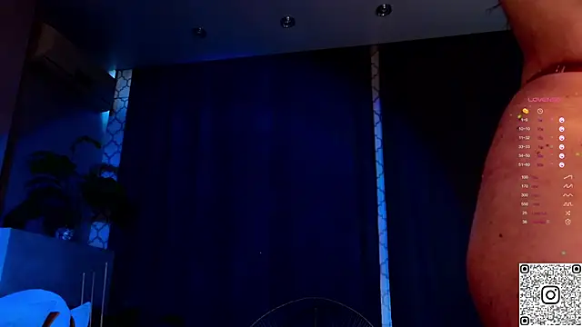 GildedKitten's cam snapshot