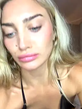 Aurii_Angel's cam snapshot