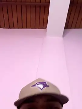 lucas-storm's cam snapshot