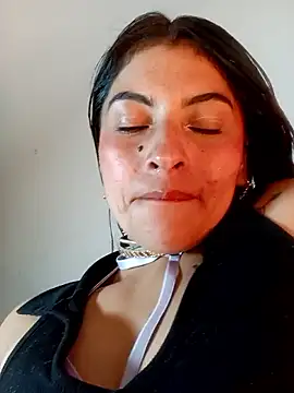 Fox_Roxxan's cam snapshot