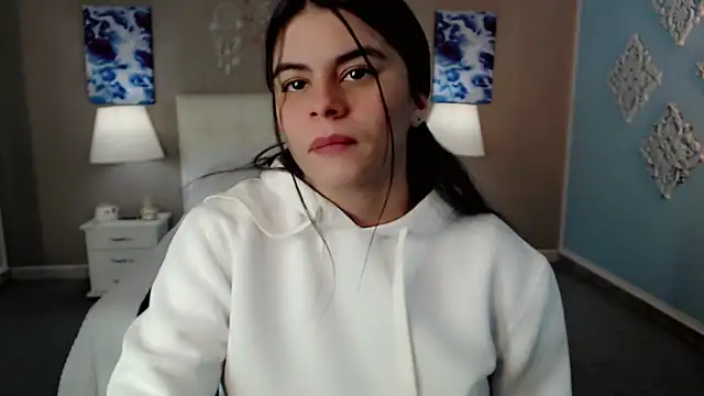 _Maddison_Ivanova_'s cam snapshot