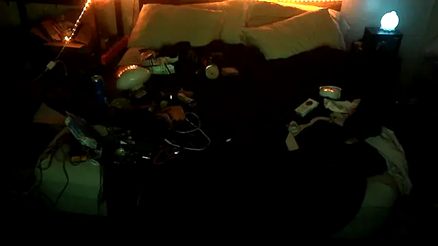 Bi_curious86's cam snapshot