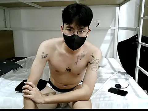 Gwencloudy live sex cam