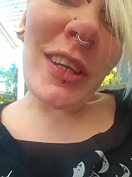 PinkTheHawk live sex cam