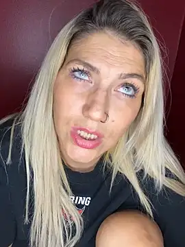 LittleMissEeve live sex cam