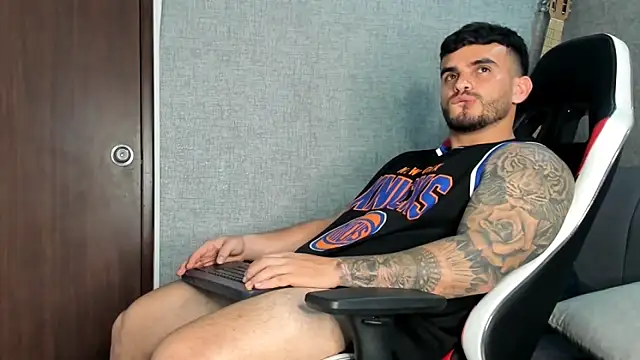 Ricardogo19 live sex cam