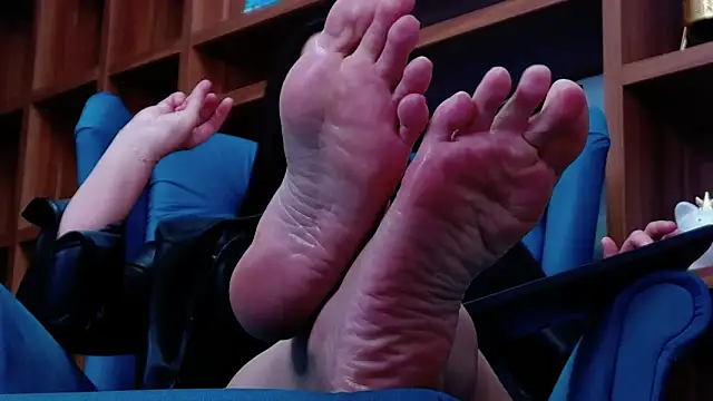 Mistress_Audrey's cam snapshot