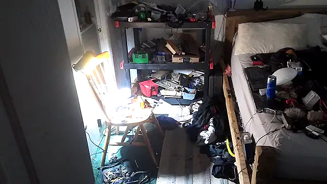 Bi_curious86 live sex cam