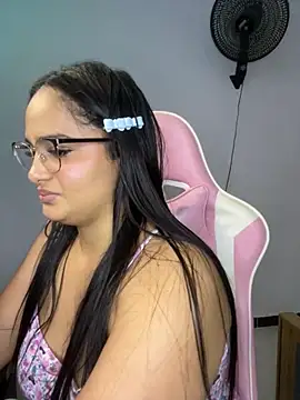 Andrea-Lu live sex cam