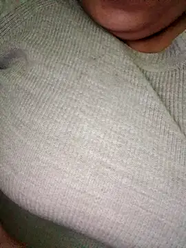 Sara-Biala's cam snapshot