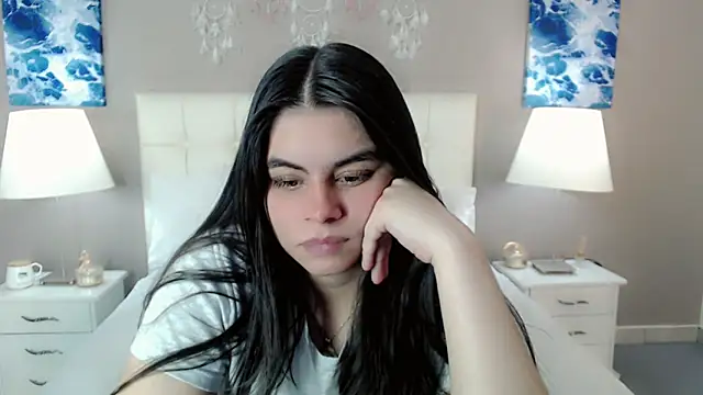 _Maddison_Ivanova_'s cam snapshot