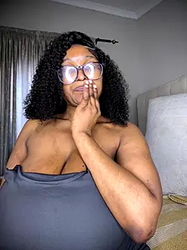 Bustygoddess32 live sex cam