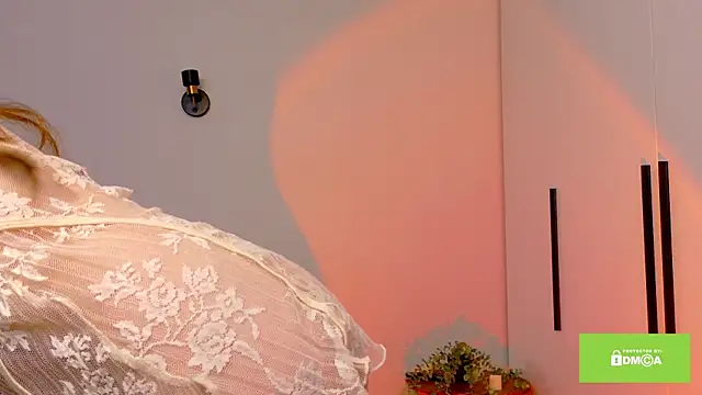 FreeHeart_'s cam snapshot