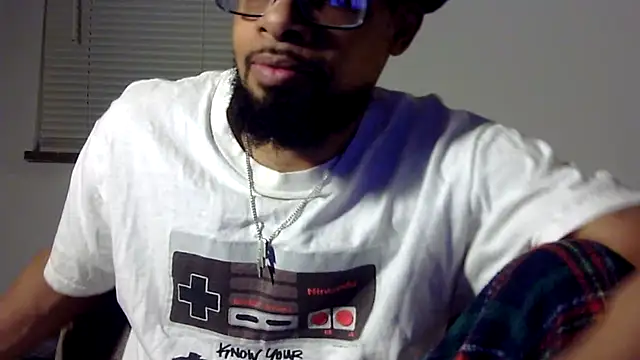 WhiskeyWood_DuhGOD's cam snapshot