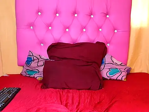 Prettybrowngirl's cam snapshot