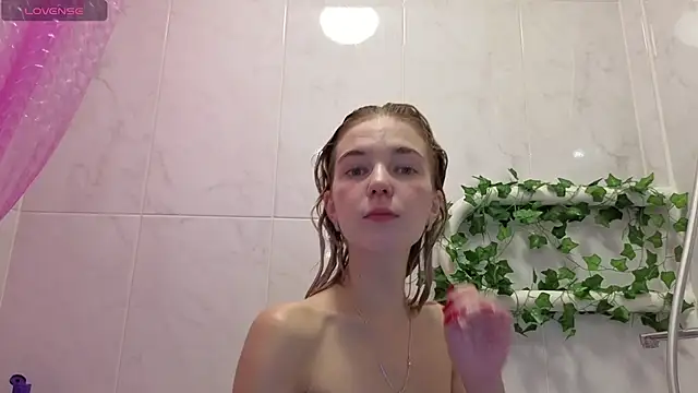 Aurora_Bennet's cam snapshot