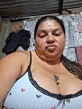 chubby_sexy_big_tits's cam snapshot