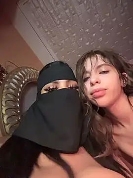 Queentaraf999 live sex cam