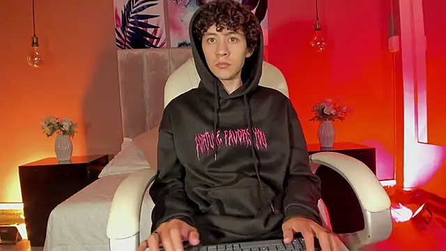 Helios_Obscuro live sex cam