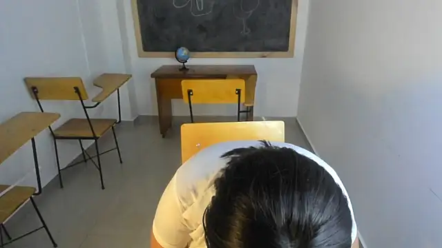 Mathilde_lina's cam snapshot