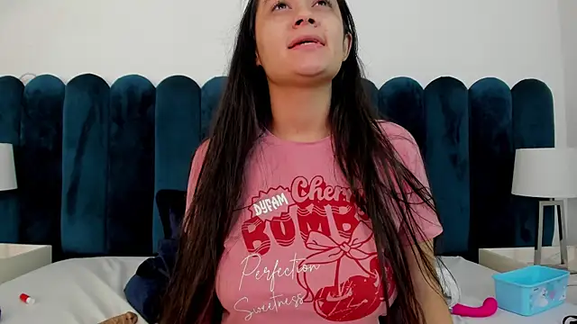 EmilyHanks_'s cam snapshot