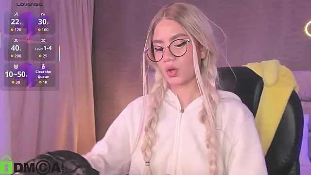 Arinextdoor's cam snapshot