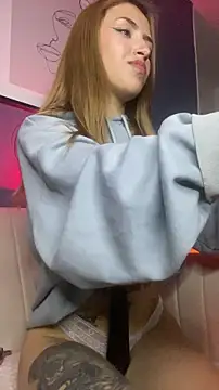 PrettyAshley_'s cam snapshot