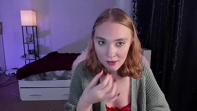 ReddHotPipper's cam snapshot