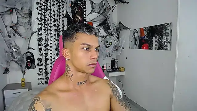 Leonard_Price live sex cam