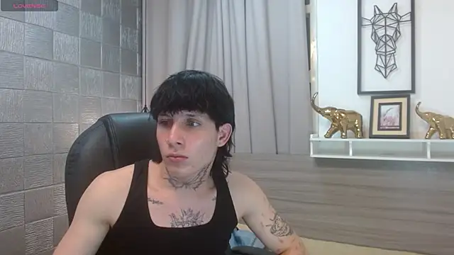 Iantwink18 live sex cam